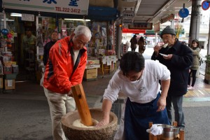 春日野商店街　餅つき　